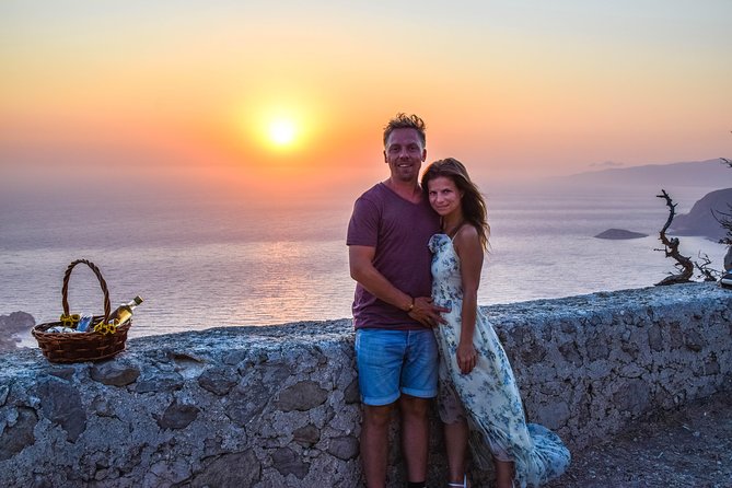Wine Tasting and Romantic sunset in Monolithos - Who will enjoy this most