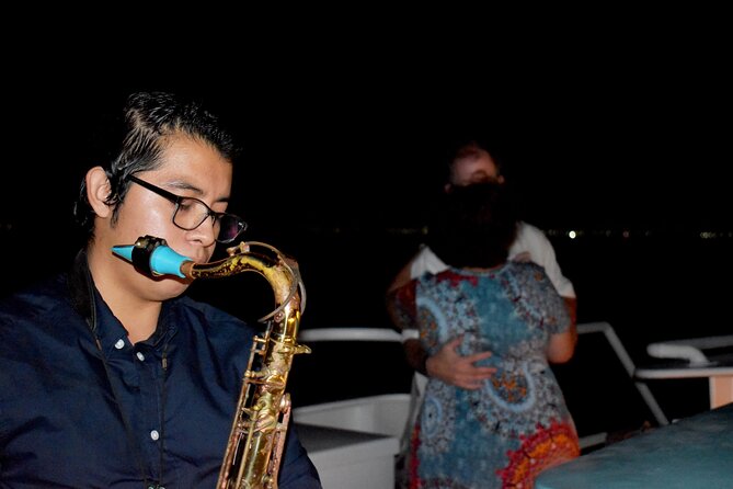 Your Romantic Dinner in Cancun, includes national open bar and live music - Who will enjoy this cruise most