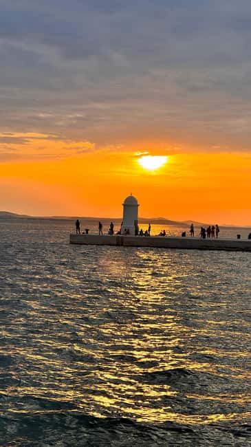 Zadar: Romantic Sunset Boat Tour with Champagne - What the $31 price really covers