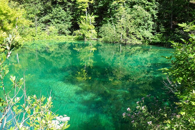 Zagreb airport or Zagreb to Split via Plitvice lakes for singles or couples - Continuing to Split after the park
